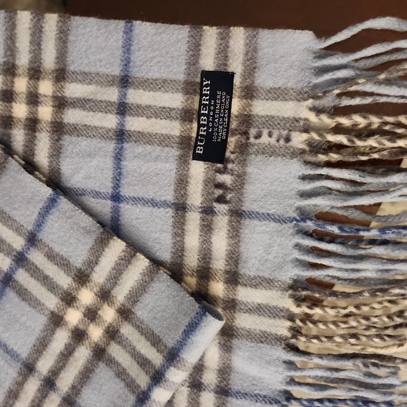 BURBERRY SCARF - Picture 2 of 4